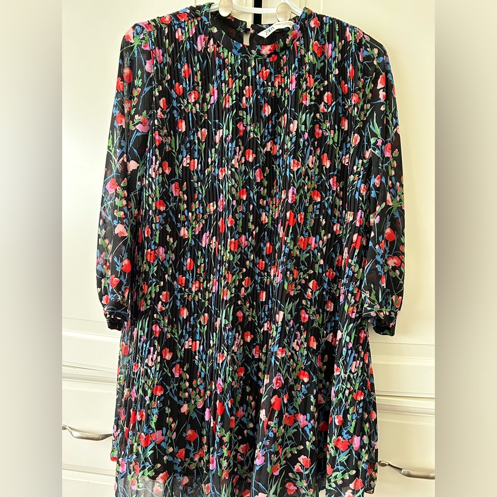 Floral Zara dress! Great condition